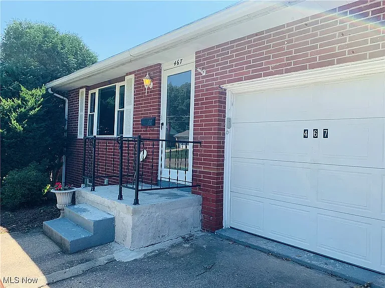 467 Valeside Ave NE #467 — Photo 2