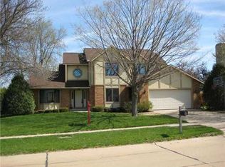 3190 Falcon Dr NE, Cedar Rapids, IA 52402