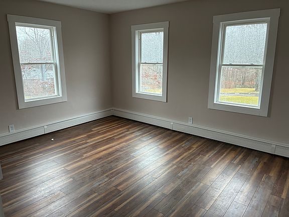 4th image of 172-180 Princeton St #172B