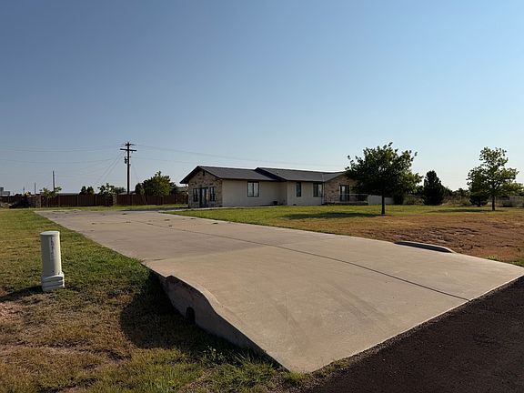 2nd image of 307 Ridgecrest Dr