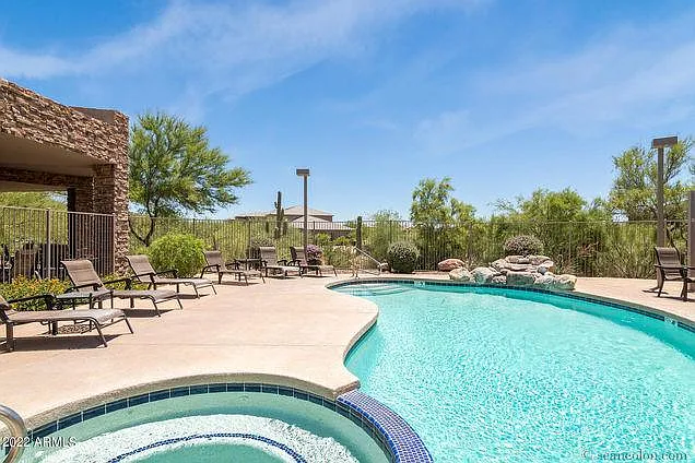 10161 E Dinosaur Ridge Rd — Photo 32