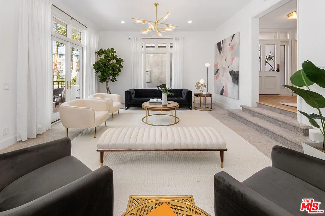 6 bed, 4.5 bath, 4197 sqft, $19,500 — Photo 4