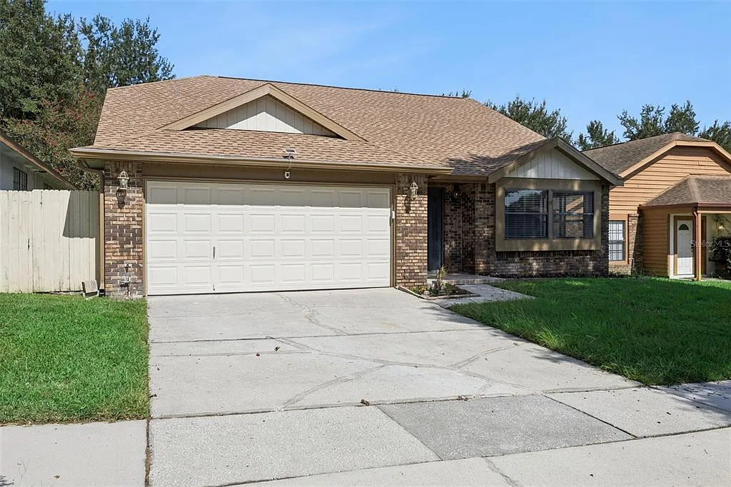 3 bed, 2.0 bath, 1511 sqft, $3,000 — Photo 2