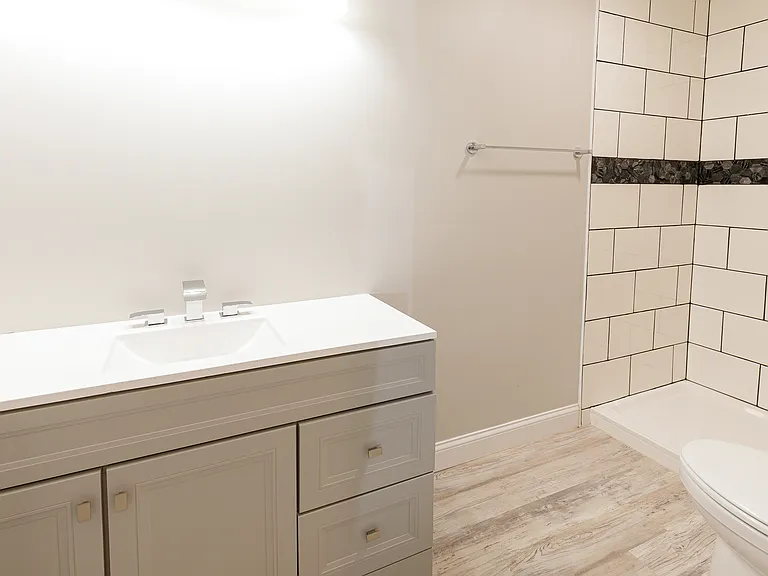 805 E Olive St #1 — Photo 9