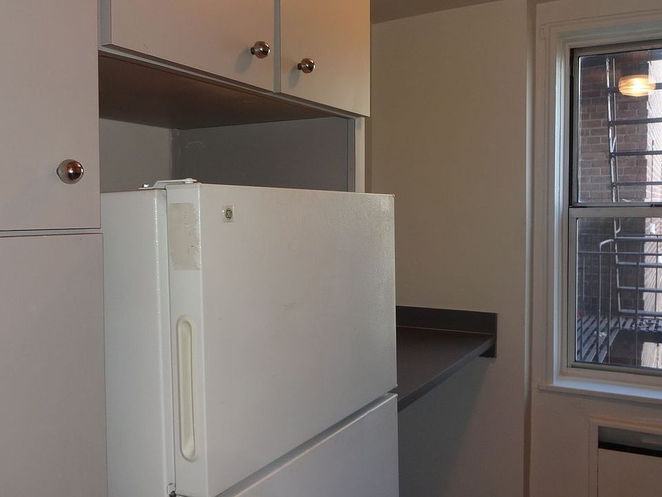 2nd image of 7261 113th St APT 3Y
