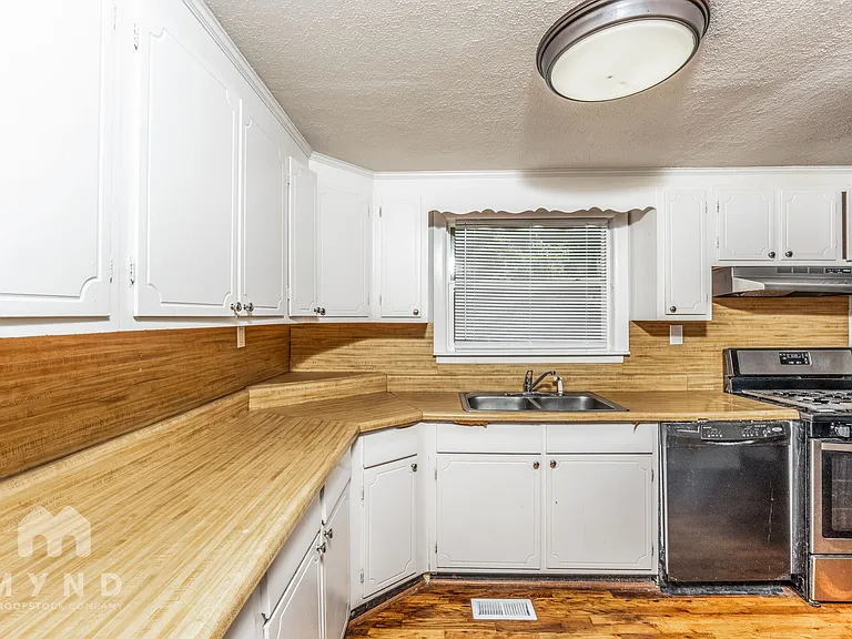 997 Kerr Rd — Photo 6
