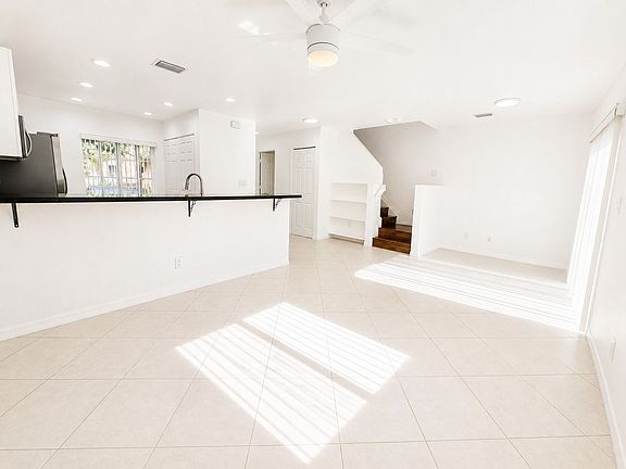 5th image of 322-324 NE 3rd St #324-D