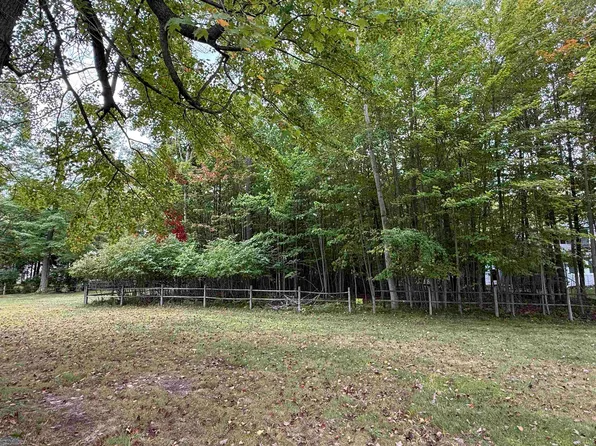 36 N Salisbury Dr, Gladwin, MI 48624