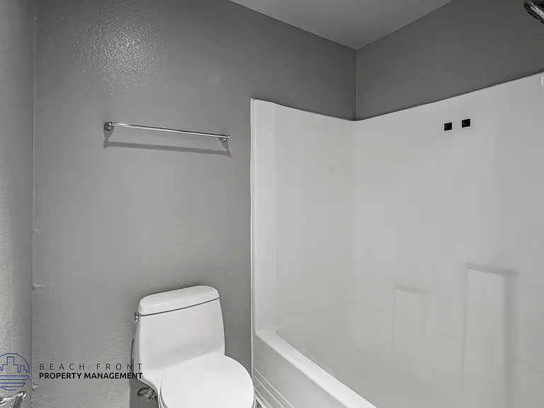 Rollingwood Apartments — Photo 64