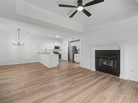 4th image of 761 N Wordsworth Ln