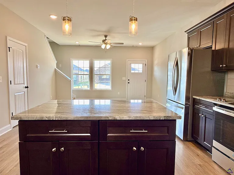 212 Beau Claire Cir — Photo 14