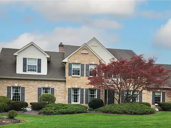 5741 Shady Ln, Nazareth, PA 18064