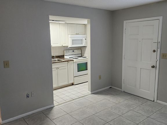 4th image of 2738 Grand Cayman St APT 4