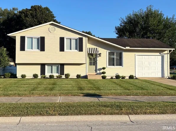 2718 Hampton Rd, Mishawaka, IN 46544