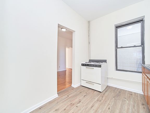 4th image of 345 Saint Johns Pl #2B