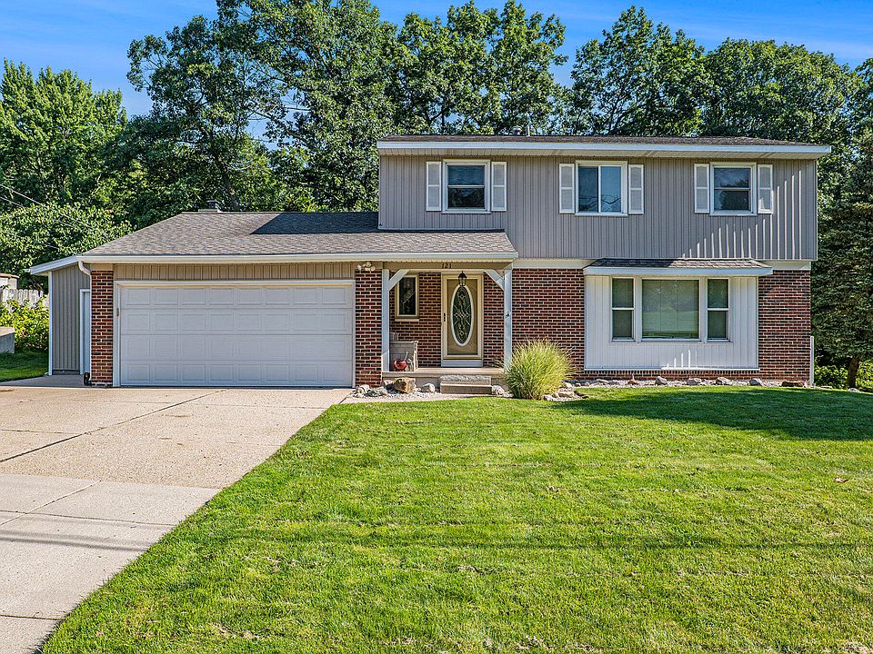 1st image of 121 Lantern Dr NW