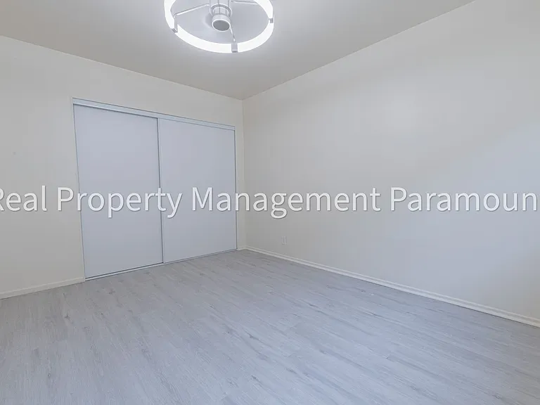 3910 Stevely Ave — Photo 12