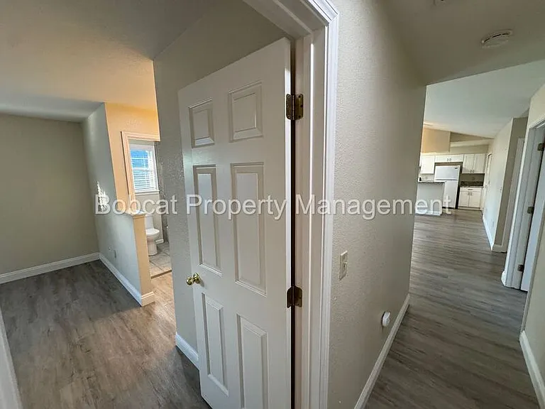 426 Springview Dr — Photo 16