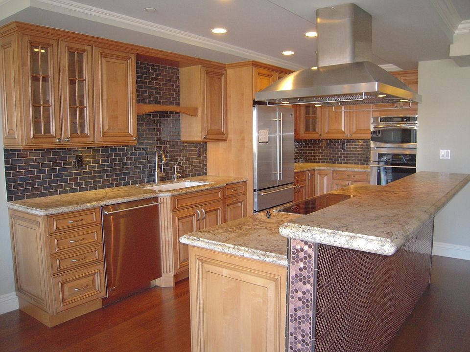1st image of 555 Laurel Ave APT 521
