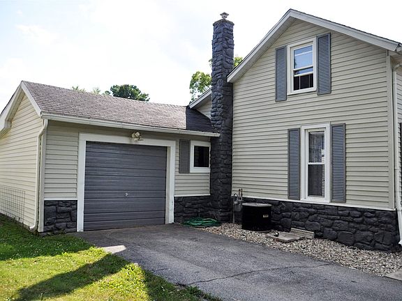 4th image of 212 E Hanna St