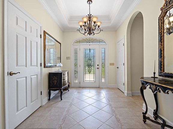 2nd image of 10267 Wildwood Cir
