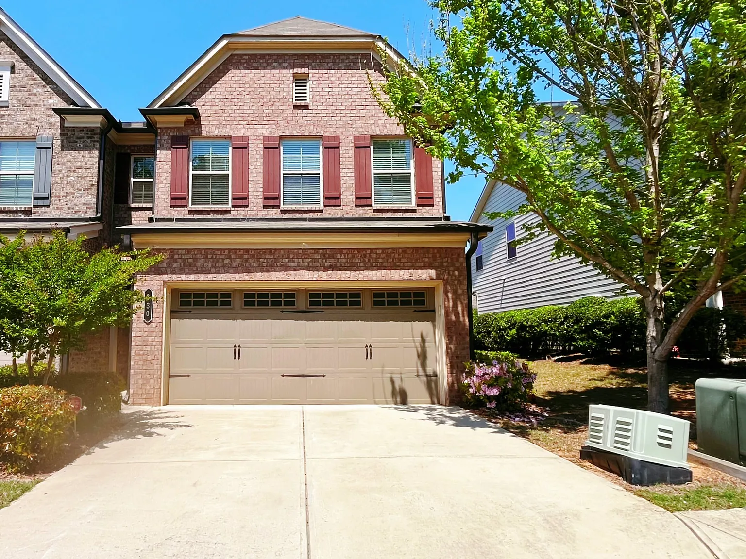 3 bed, 2.5 bath, 1830 sqft, $2,200 — Photo 1