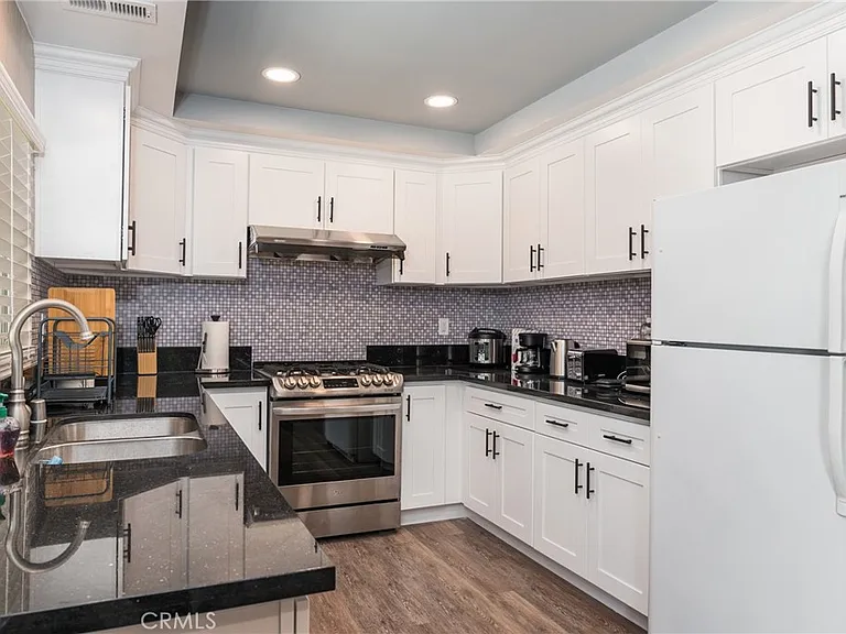 17958 Nearbank Dr — Photo 21