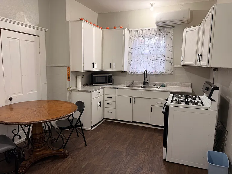 326 Topeka Blvd — Photo 18