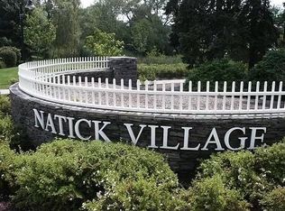 29 Village Rock Ln APT 4, Natick, MA 01760