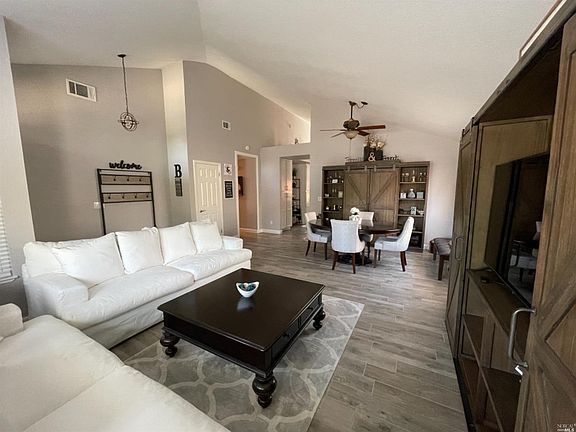 3rd image of 2225 Marshall Drive