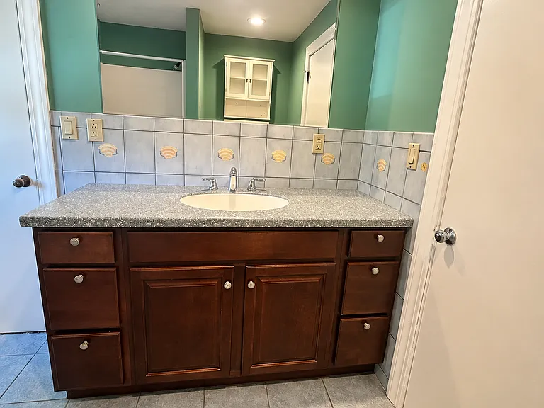 10 Mellen St #10 — Photo 8