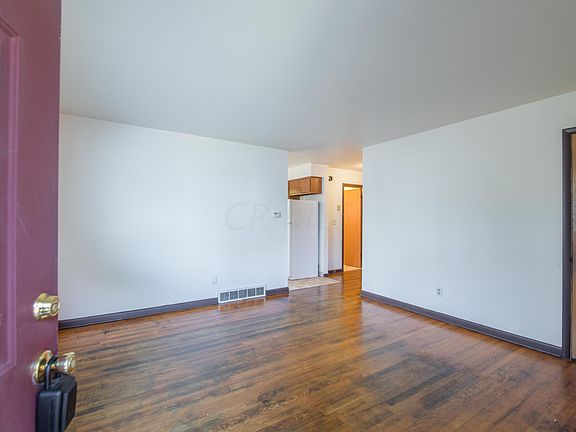 3rd image of 130 Collingwood Ave