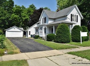 213 S Jackson St, Batavia, IL 60510