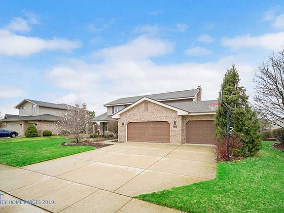 3rd image of 8062 Chesterton Dr