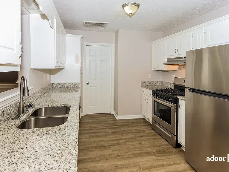 246 Pebble Creek Dr — Photo 3