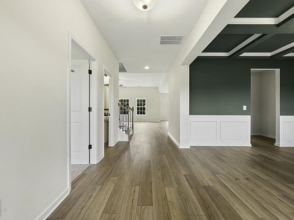 4th image of 55 Walker Way