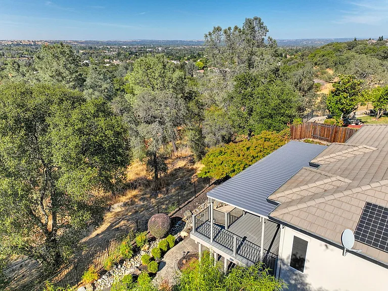 7029 Pembroke Way — Photo 113