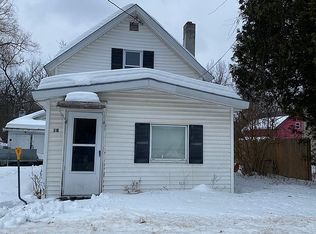 18 River St, Morrisonville, NY 12962