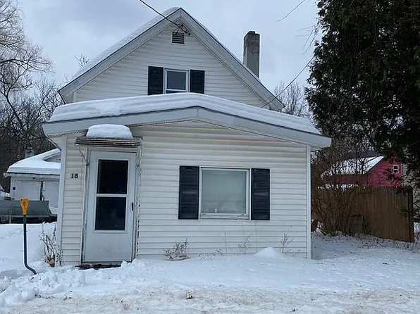 18 River St, Morrisonville, NY 12962