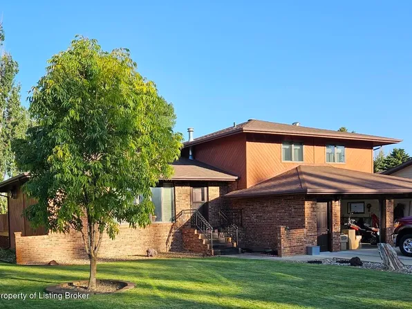 1168 Senior Ave, Dickinson, ND 58601
