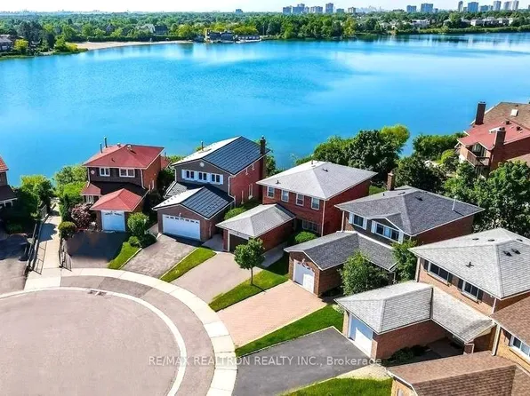 22 Peaceful Pl, Brampton, ON L6S 4E6