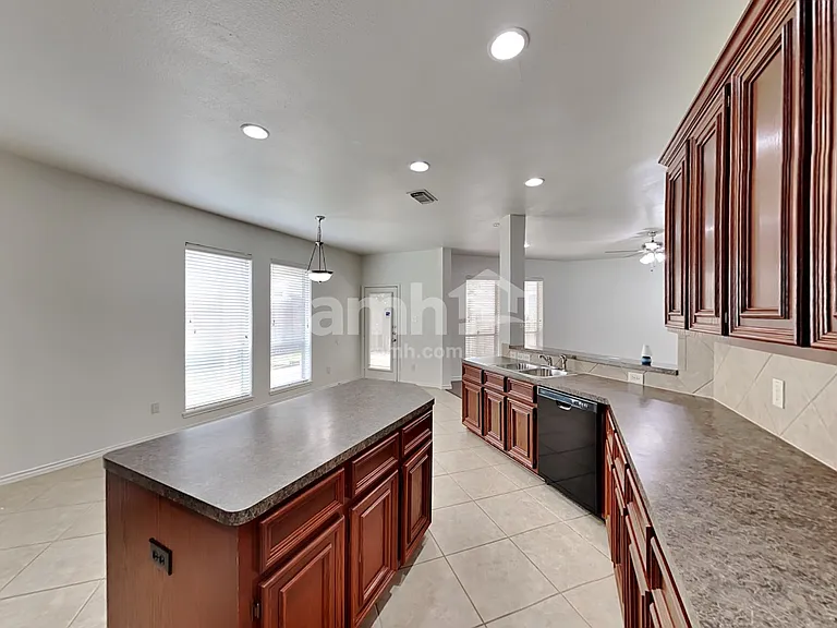 15818 Shoreline Terrace Dr — Photo 4