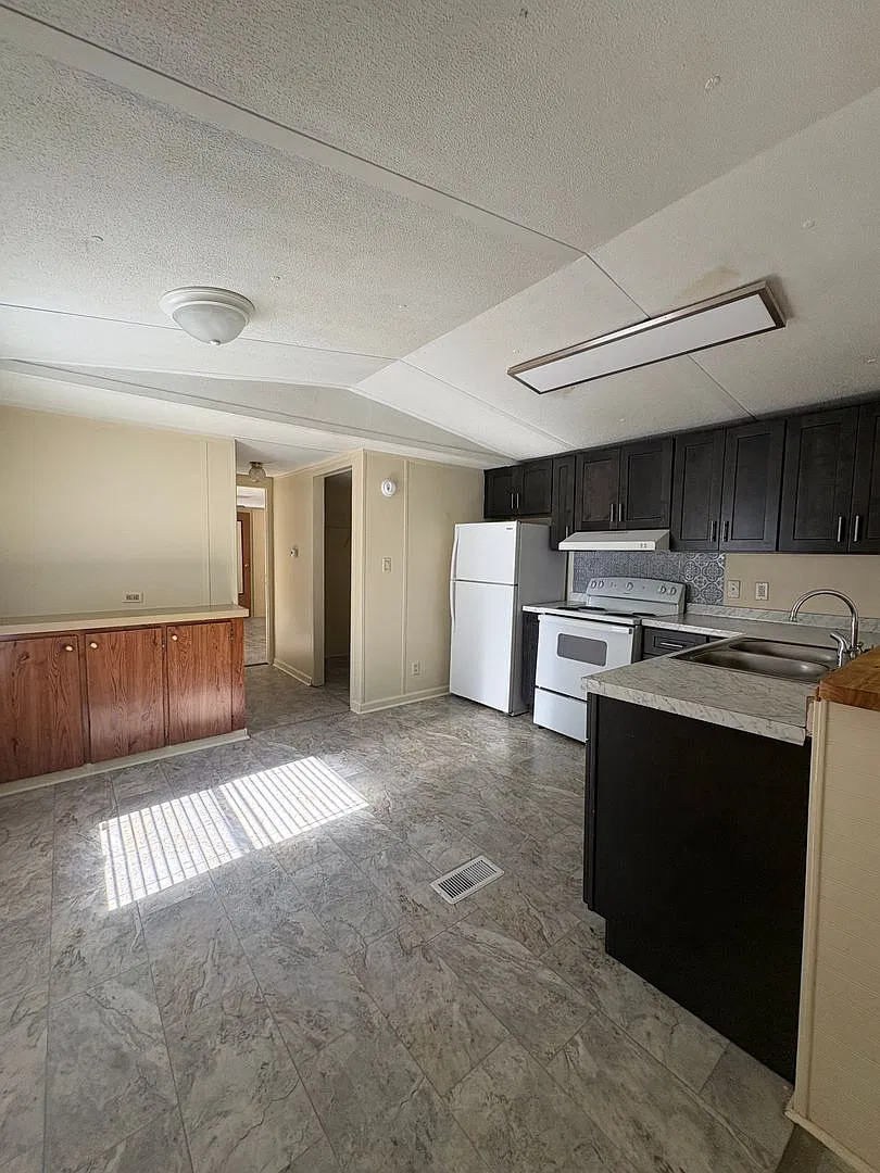 HC32601 — Photo 4