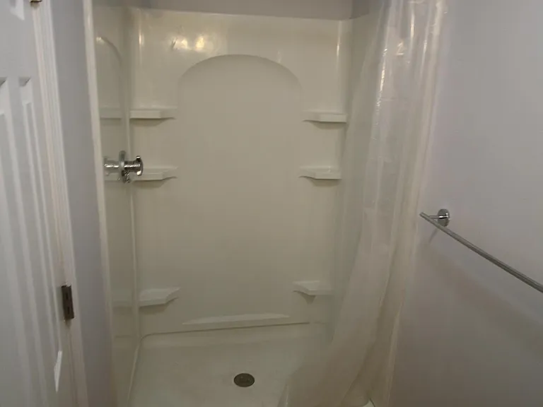 820 E 6th St #1 — Photo 7