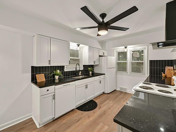 5th image of 2421 W Hampton AVENUE