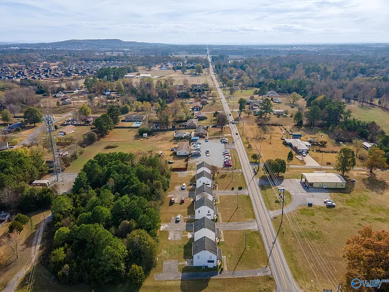 6975 Wall Triana Hwy — Photo 28