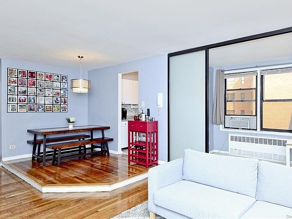 4th image of 2550 Independence Ave APT 7F