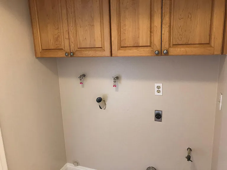 Washer & Dry Hook Ups