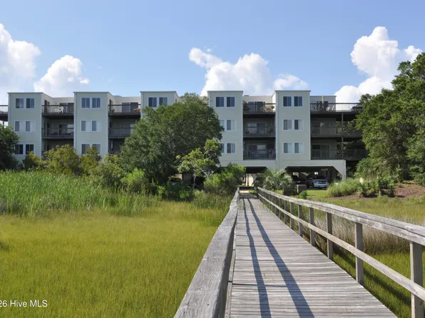 650 Salter Path Rd APT 317, Pine Knoll Shores, NC 28512