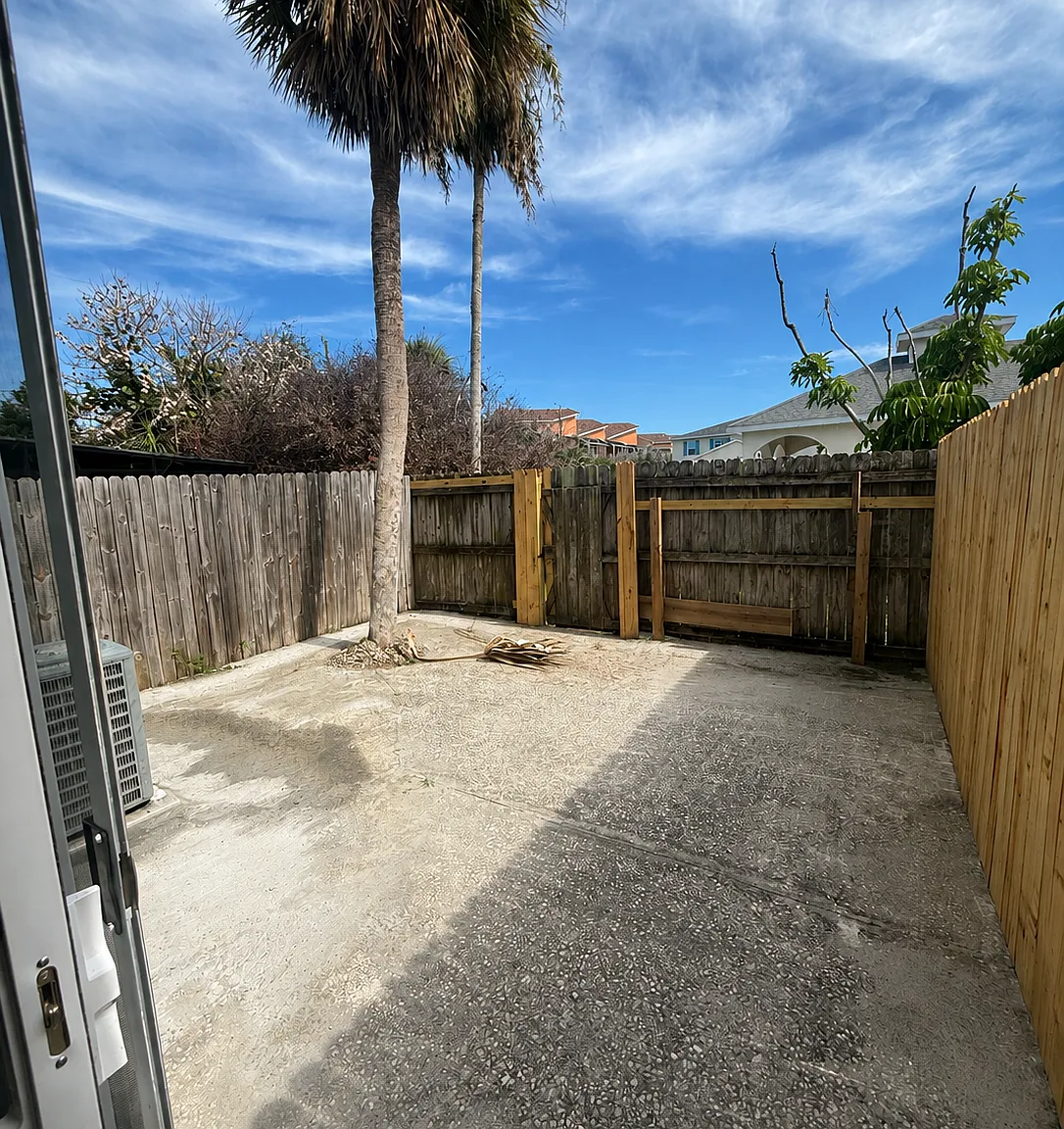 1005 Ashley Ave — Photo 3